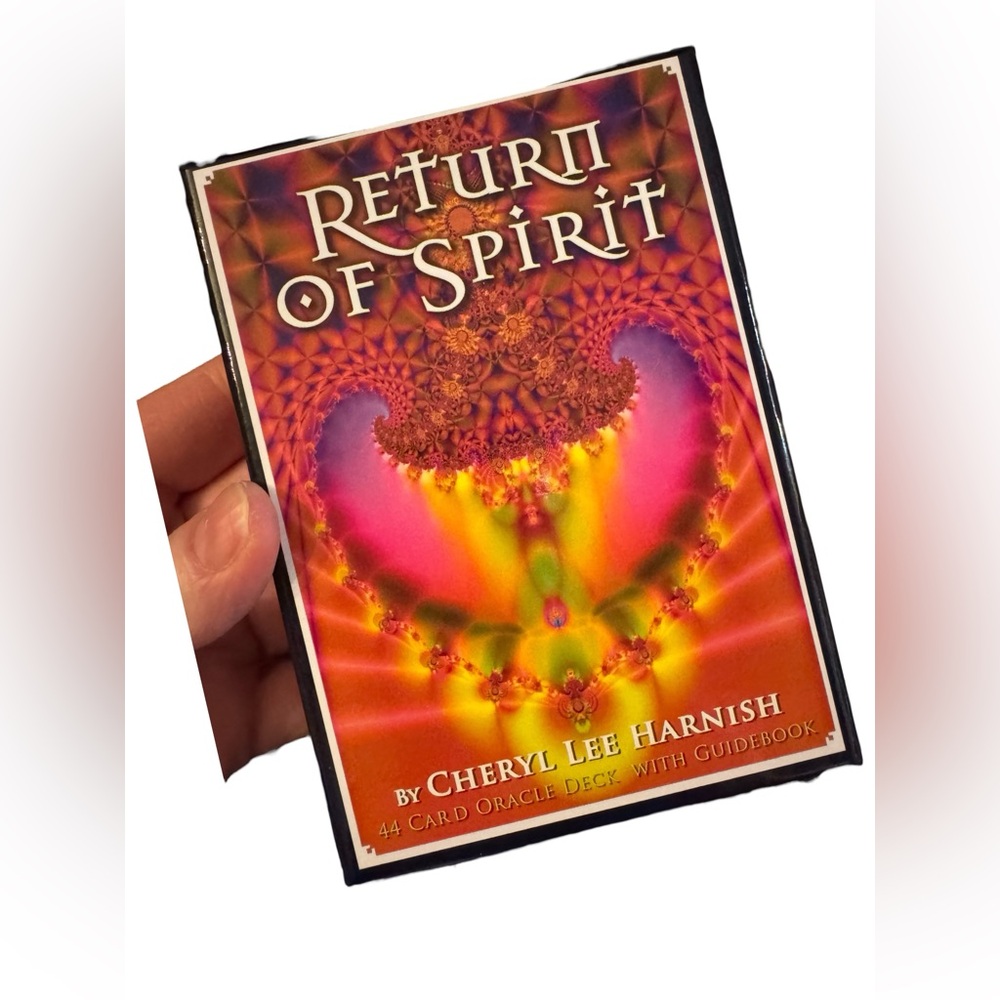 Return of the Spirit
by EARTHWORKS Oracle Cards Out of Print Oracle Deck